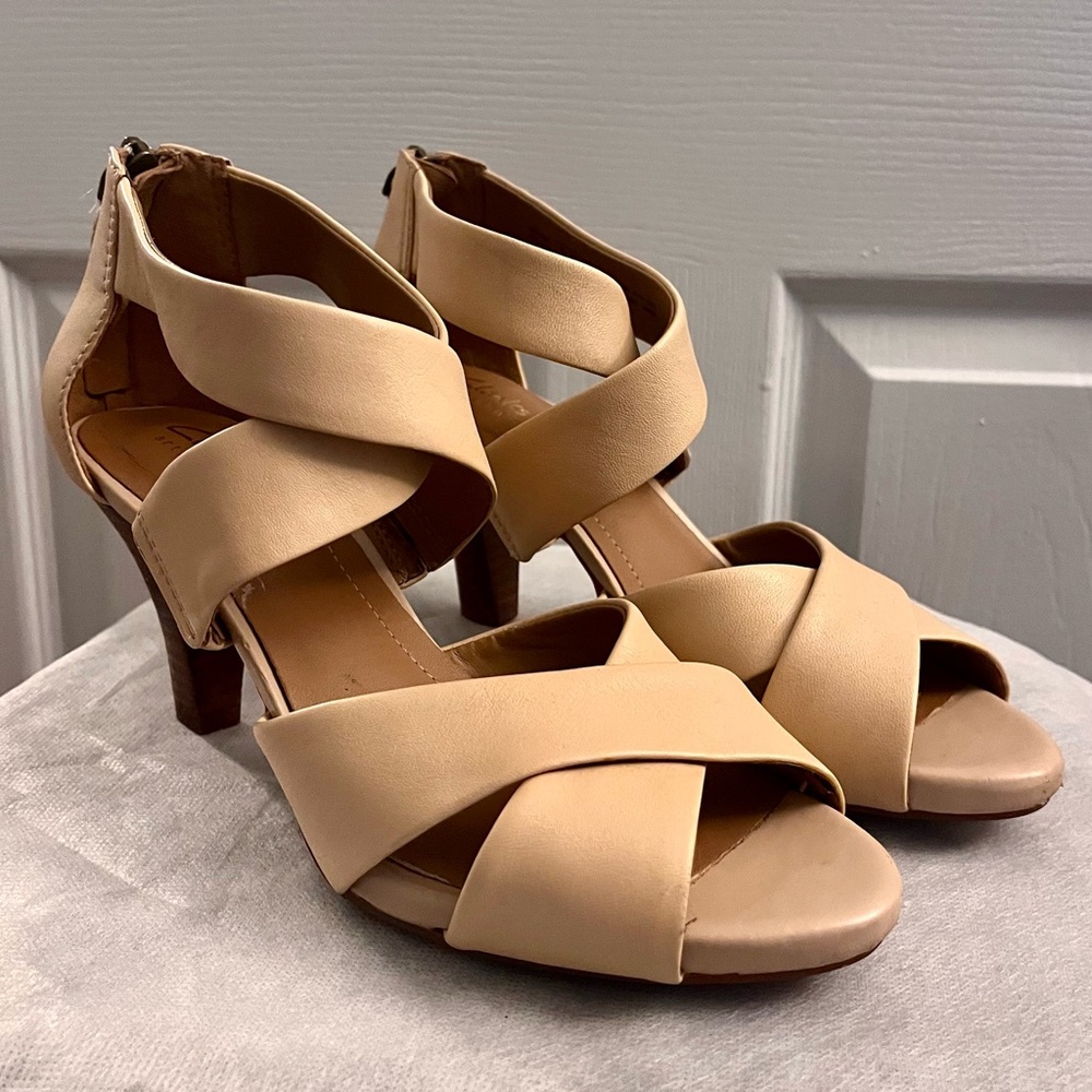 Clarks Florine Sashae Nude Leather Open Toe Dress Sandals Womens Size 8.5M